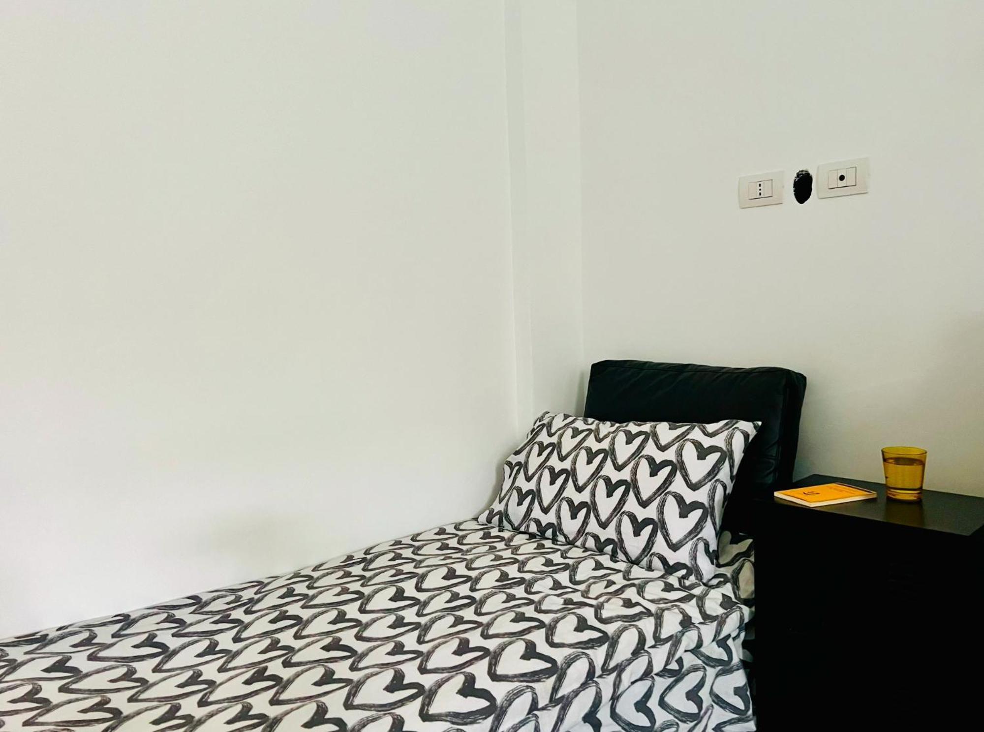 3 In Navigli Center Close To The Metro With Parking Appartement *
