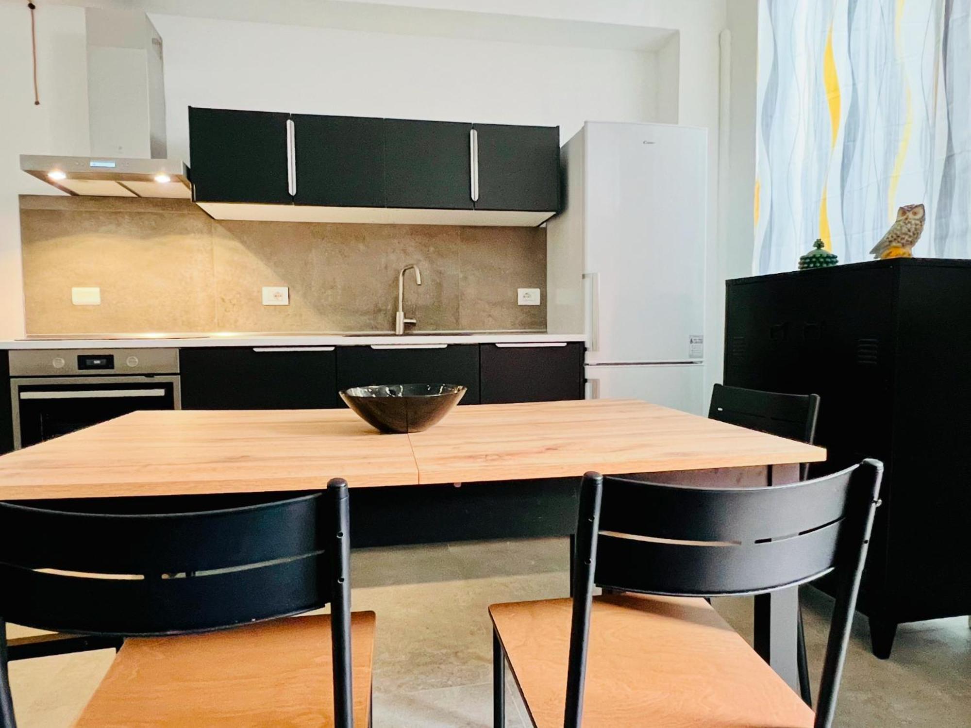 Appartement 3 In Navigli Center Close To The Metro With Parking *