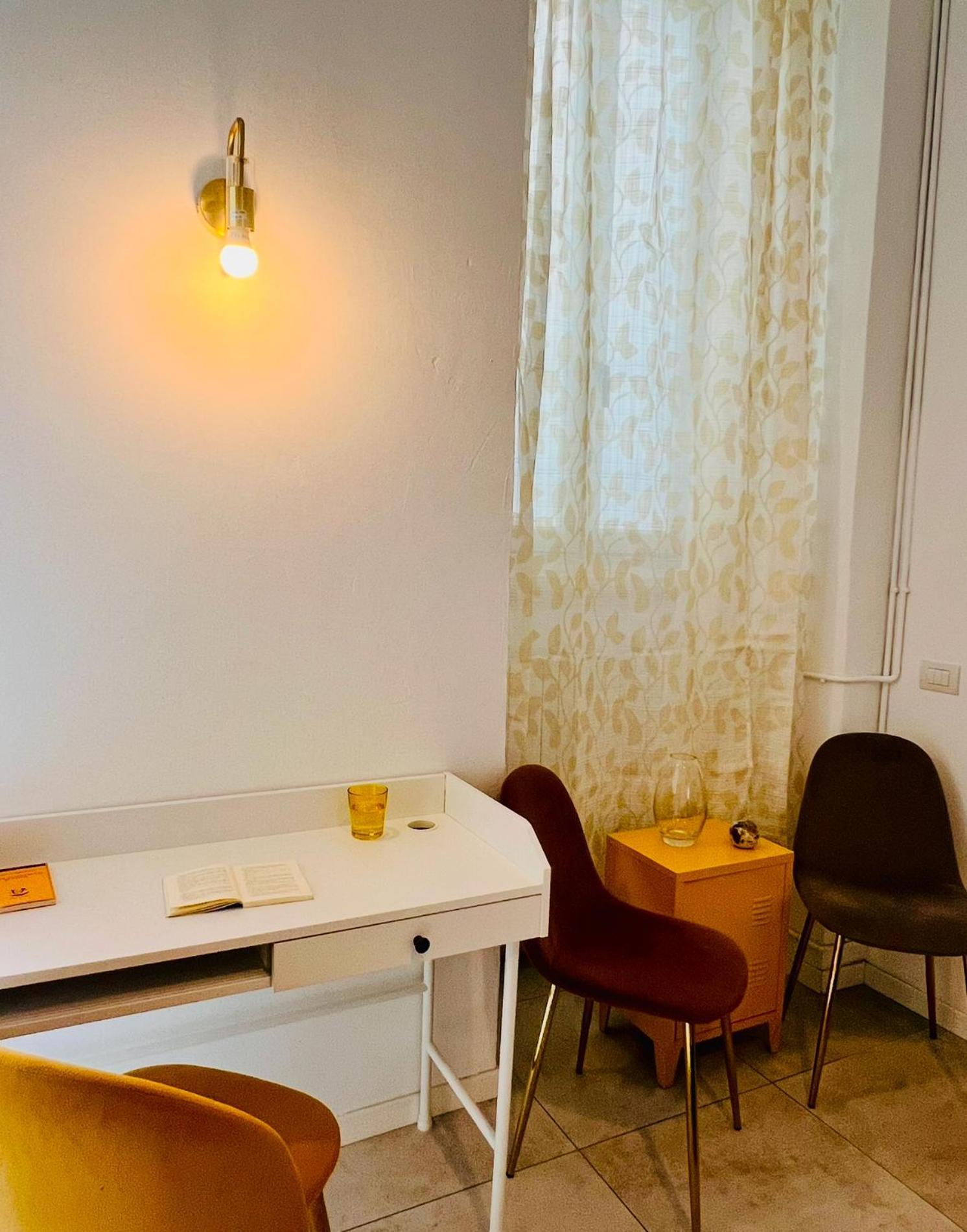 3 In Navigli Center Close To The Metro With Parking Appartement *