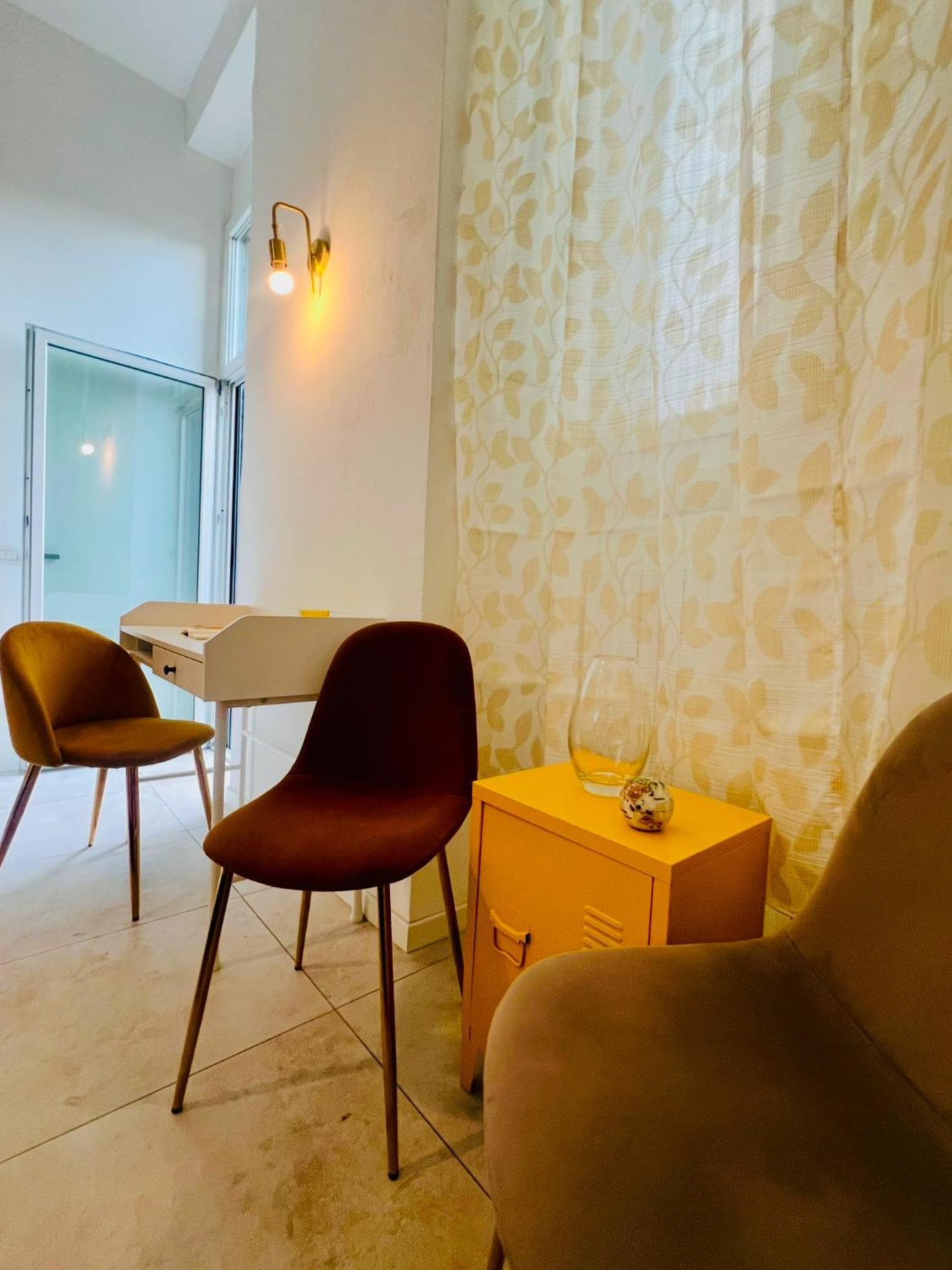 3 In Navigli Center Close To The Metro With Parking * Milan